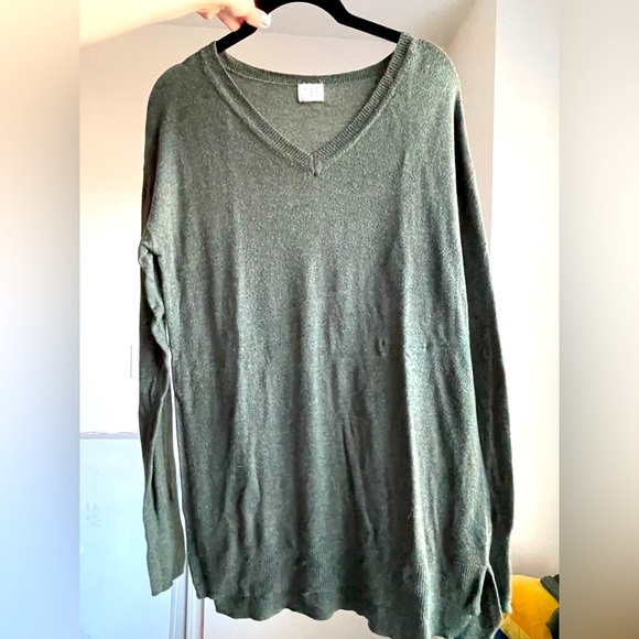 A New Day Sweater Green - Picture 1 of 6